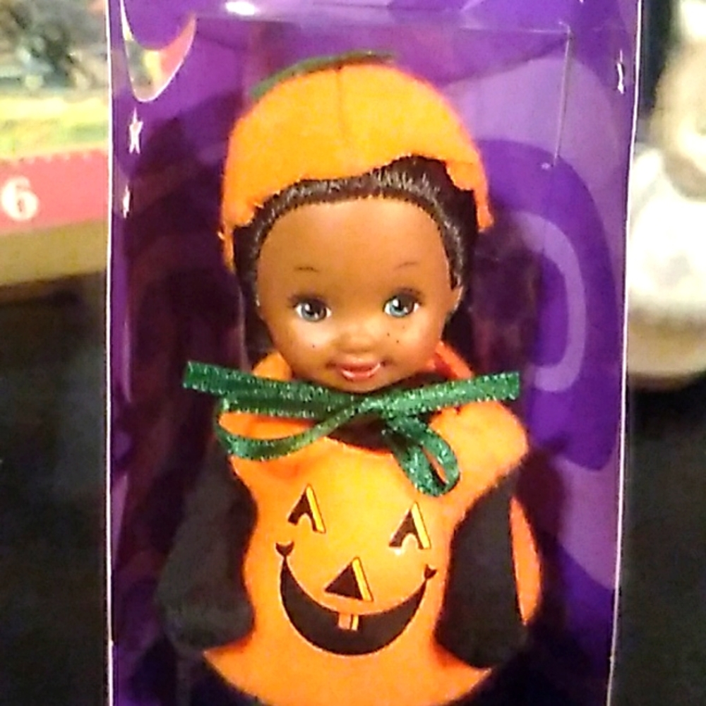 🎃  BARBIE DOLL Halloween PARTY Pumpkin Deidre Kelly Doll NIB  2001 DEADSTOCK